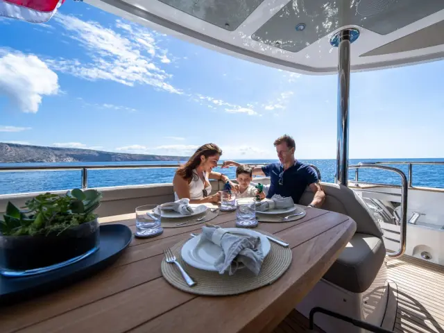 HIGH ENERGY | Sunseeker 95  — 48 / 77