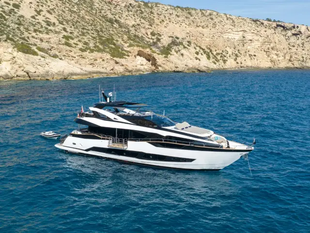 HIGH ENERGY | Sunseeker 95  — 10 / 77