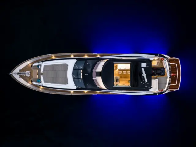 HIGH ENERGY | Sunseeker 95  — 16 / 77