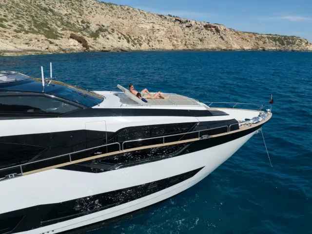 HIGH ENERGY | Sunseeker 95  — 23 / 77