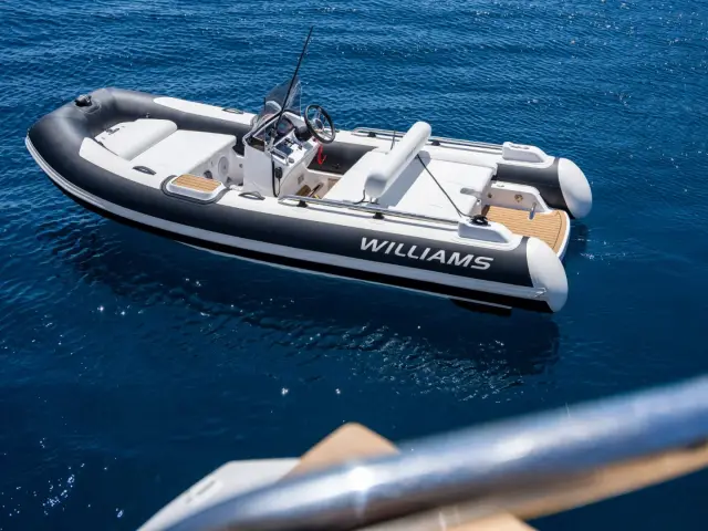 HIGH ENERGY | Sunseeker 95  — 44 / 77