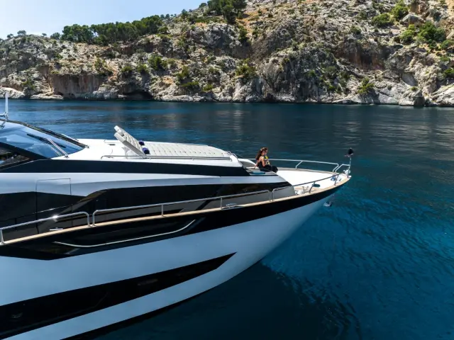 HIGH ENERGY | Sunseeker 95  — 37 / 77