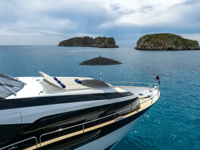 HIGH ENERGY | Sunseeker 95  — 30 / 77