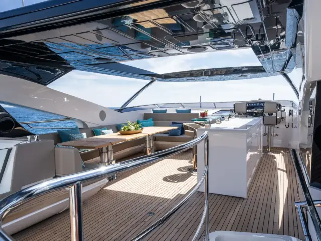 HIGH ENERGY | Sunseeker 95  — 41 / 77