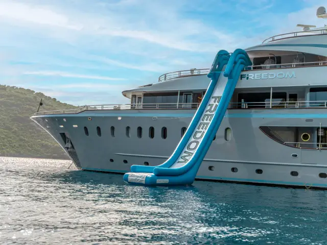 FREEDOM | Radez 48M — 13 / 67