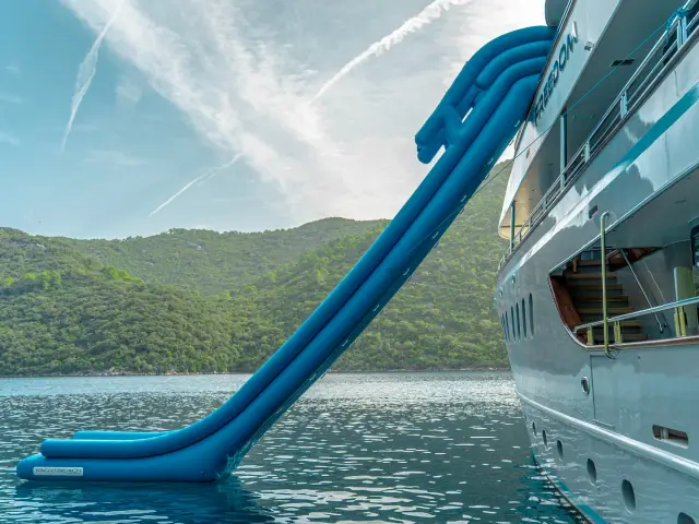 FREEDOM | Radez 48M — 14 / 67