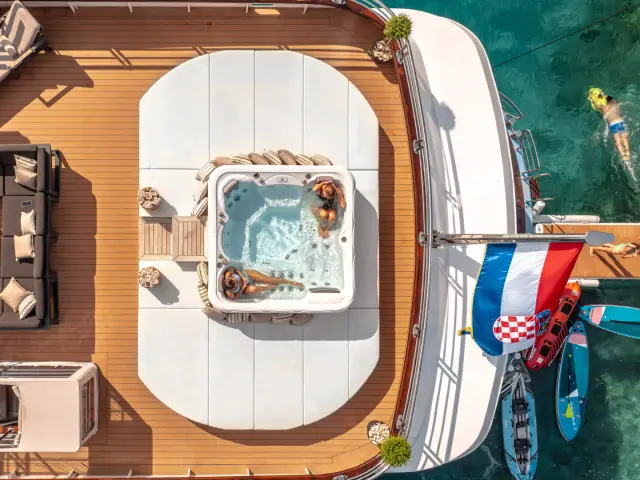 FREEDOM | Radez 48M — 24 / 67