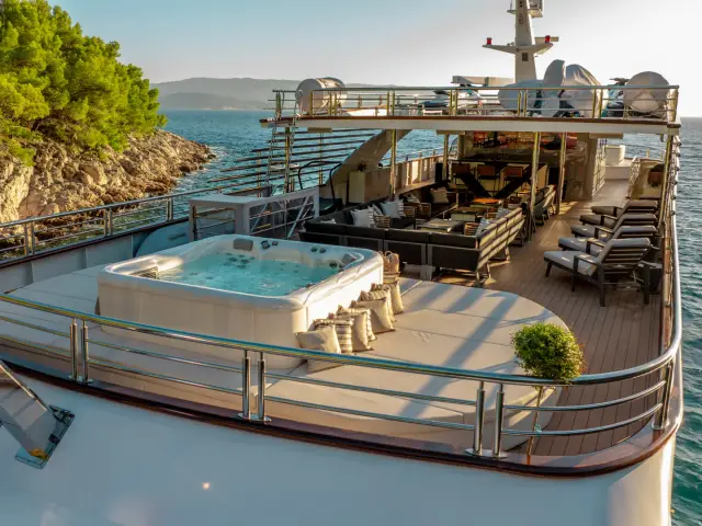 FREEDOM | Radez 48M — 25 / 67