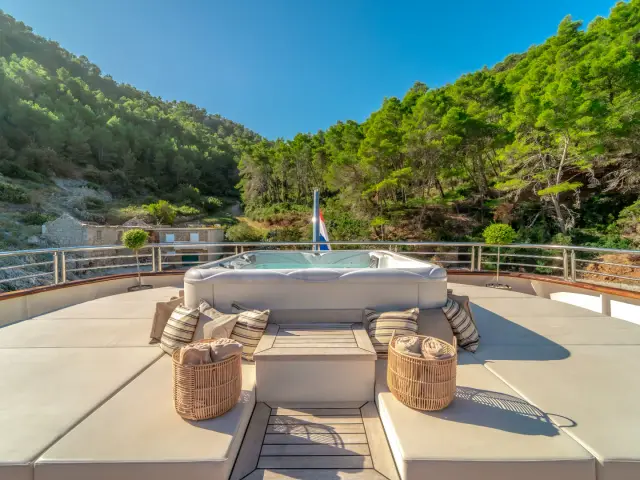 FREEDOM | Radez 48M — 26 / 67