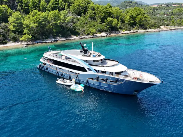 BELLA | Custom 47M — 6 / 59