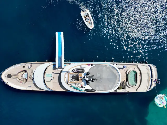 BELLA | Custom 47M — 12 / 59