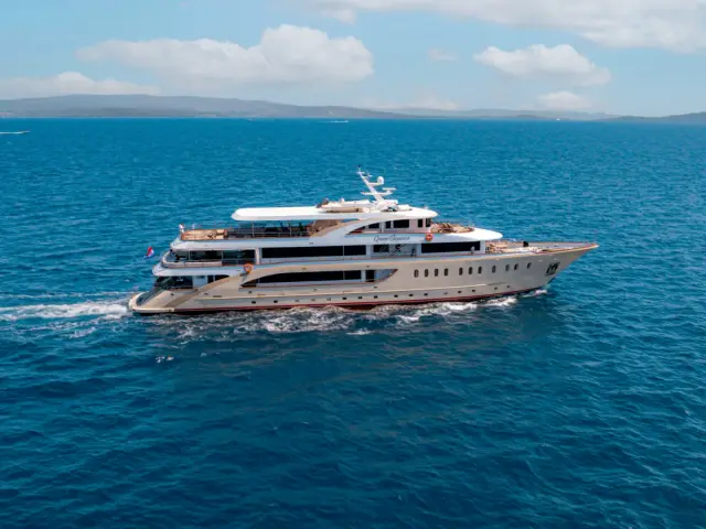QUEEN ELEGANZA | Custom 49M — 4 / 64