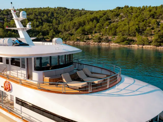 QUEEN ELEGANZA | Custom 49M — 16 / 64