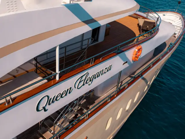 QUEEN ELEGANZA | Custom 49M — 14 / 64