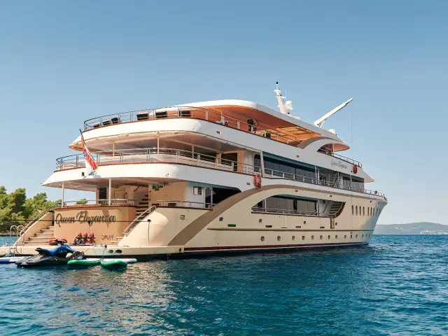 QUEEN ELEGANZA | Custom 49M — 12 / 64
