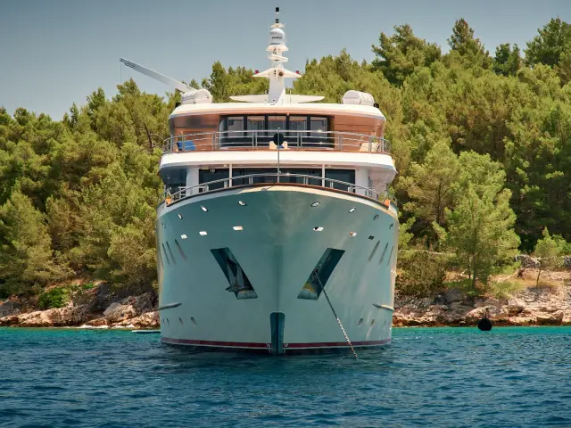 QUEEN ELEGANZA | Custom 49M — 10 / 64