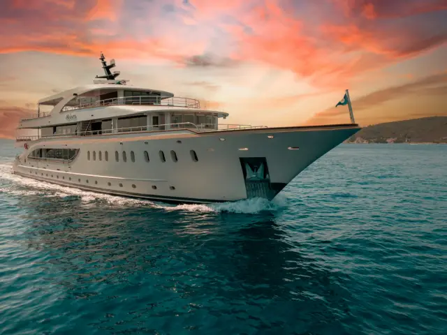 RIVA | Custom 48M — 5 / 52