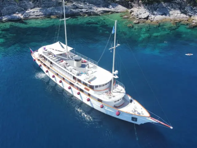 BELLEZZA | Custom 52M — 9 / 30