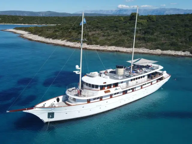 BELLEZZA | Custom 52M — 1 / 30