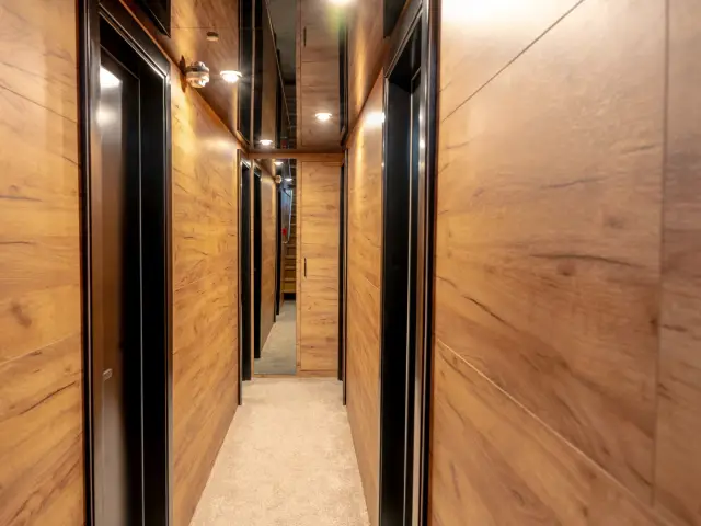SANTA CLARA | Custom 27M — 28 / 46