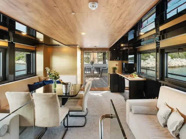 SANTA CLARA | Custom 27M — 25 / 46