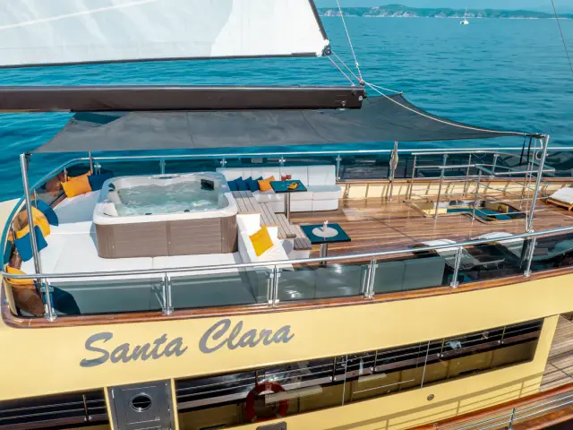 SANTA CLARA | Custom 27M — 10 / 46