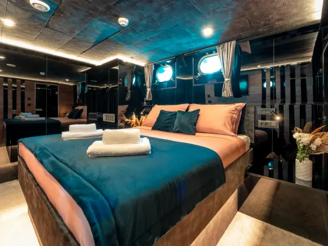 SANTA CLARA | Custom 27M — 36 / 46