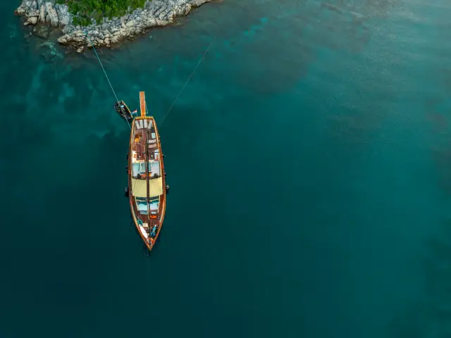 SANTA CLARA | Custom 27M — 5 / 46