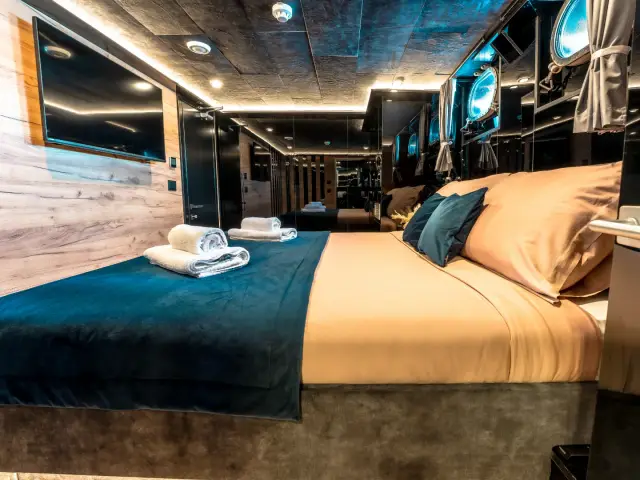 SANTA CLARA | Custom 27M — 38 / 46