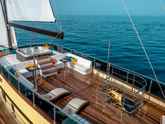 SANTA CLARA | Custom 27M — 14 / 46