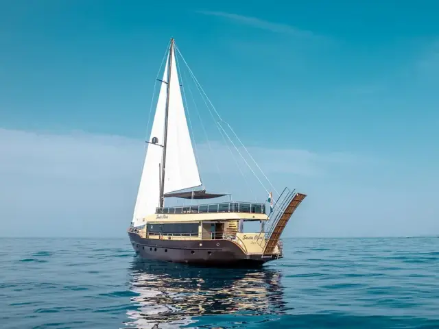 SANTA CLARA | Custom 27M — 2 / 46