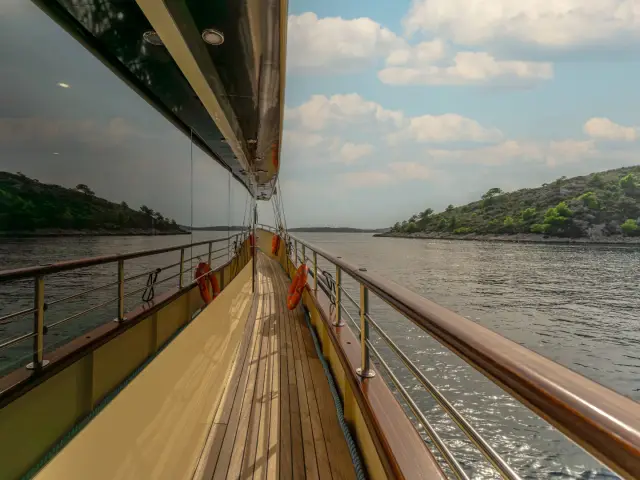 SANTA CLARA | Custom 27M — 21 / 46