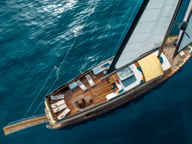 SANTA CLARA | Custom 27M — 8 / 46