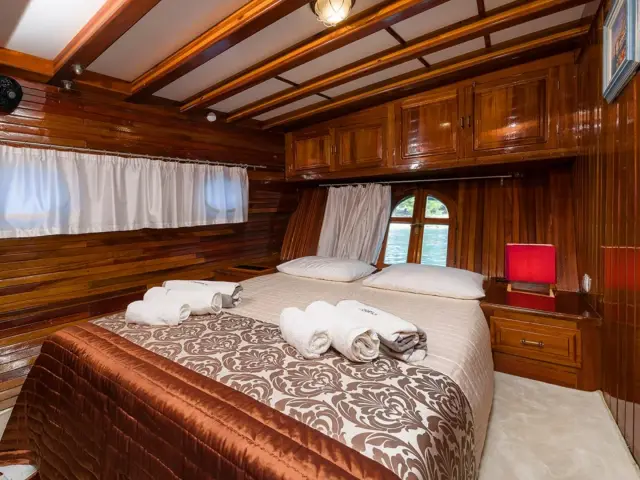 CROATIA | Custom 32M — 32 / 37