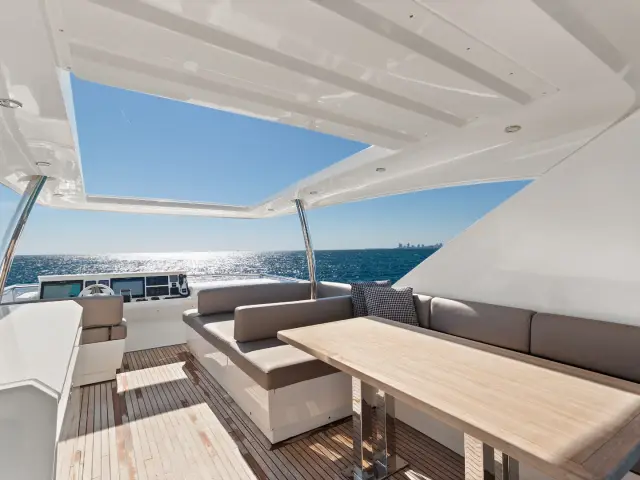 THE GOOD LIFE | Prestige 750 — 10 / 31