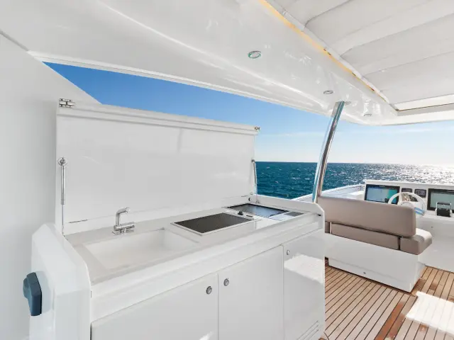 THE GOOD LIFE | Prestige 750 — 26 / 31