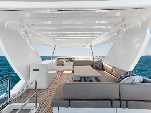 THE GOOD LIFE | Prestige 750 — 29 / 31