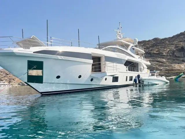LOVE T | Azimut Grande 35  — 5 / 61