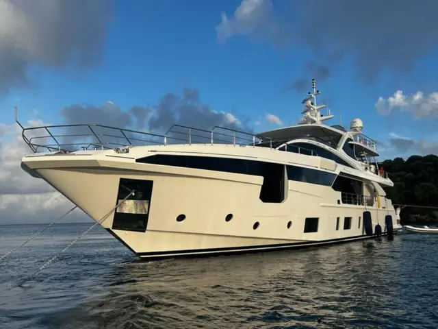 LOVE T | Azimut Grande 35  — 12 / 61