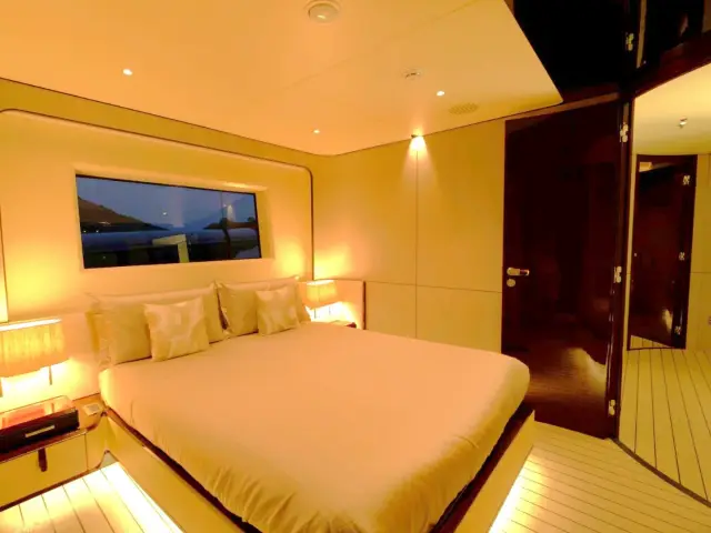 LOVE T | Azimut Grande 35  — 59 / 61