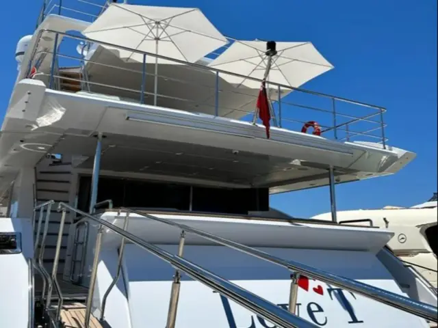 LOVE T | Azimut Grande 35  — 23 / 61