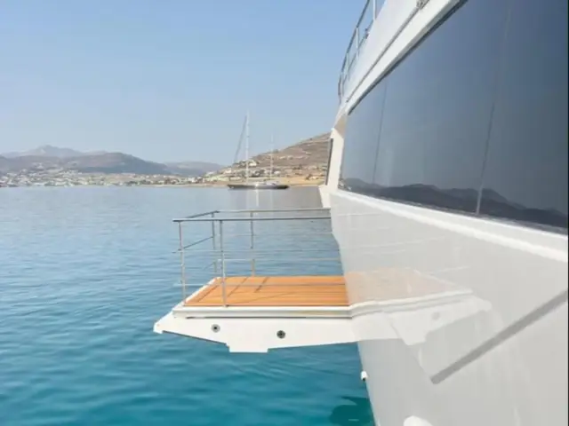 LOVE T | Azimut Grande 35  — 17 / 61