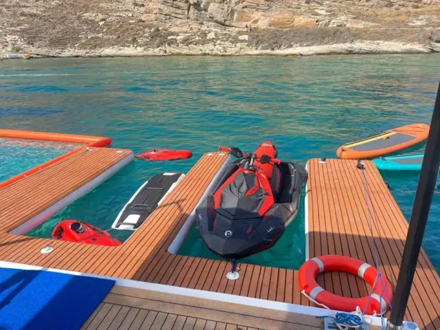 LOVE T | Azimut Grande 35  — 29 / 61