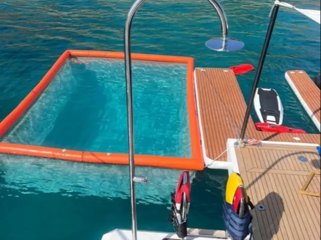 LOVE T | Azimut Grande 35  — 28 / 61