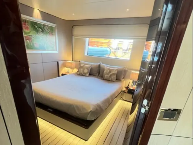 LOVE T | Azimut Grande 35  — 53 / 61