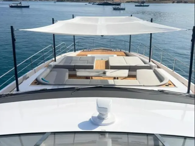 LOVE T | Azimut Grande 35  — 20 / 61