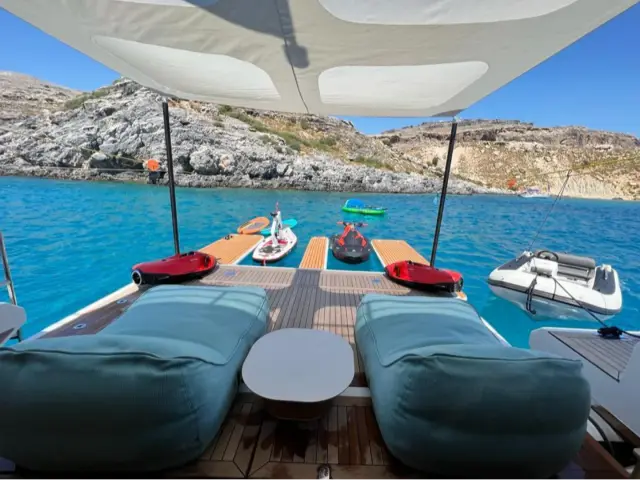 LOVE T | Azimut Grande 35  — 25 / 61