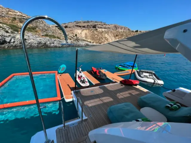 LOVE T | Azimut Grande 35  — 31 / 61