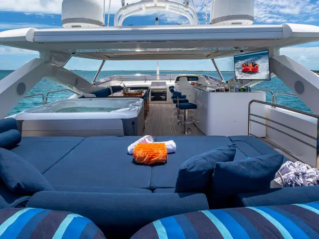 EMRYS | Sunseeker 98 — 11 / 22