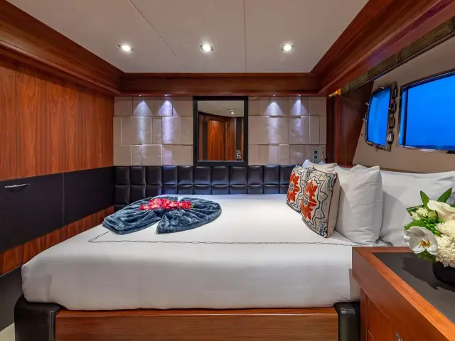 EMRYS | Sunseeker 98 — 21 / 22